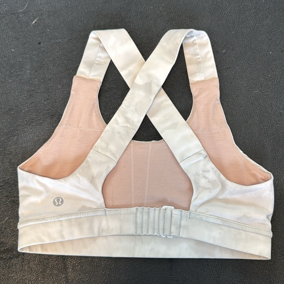 LULULEMON ATHLETICA white cloud print energy sports bra - size 6 - Picture 2 of 3
